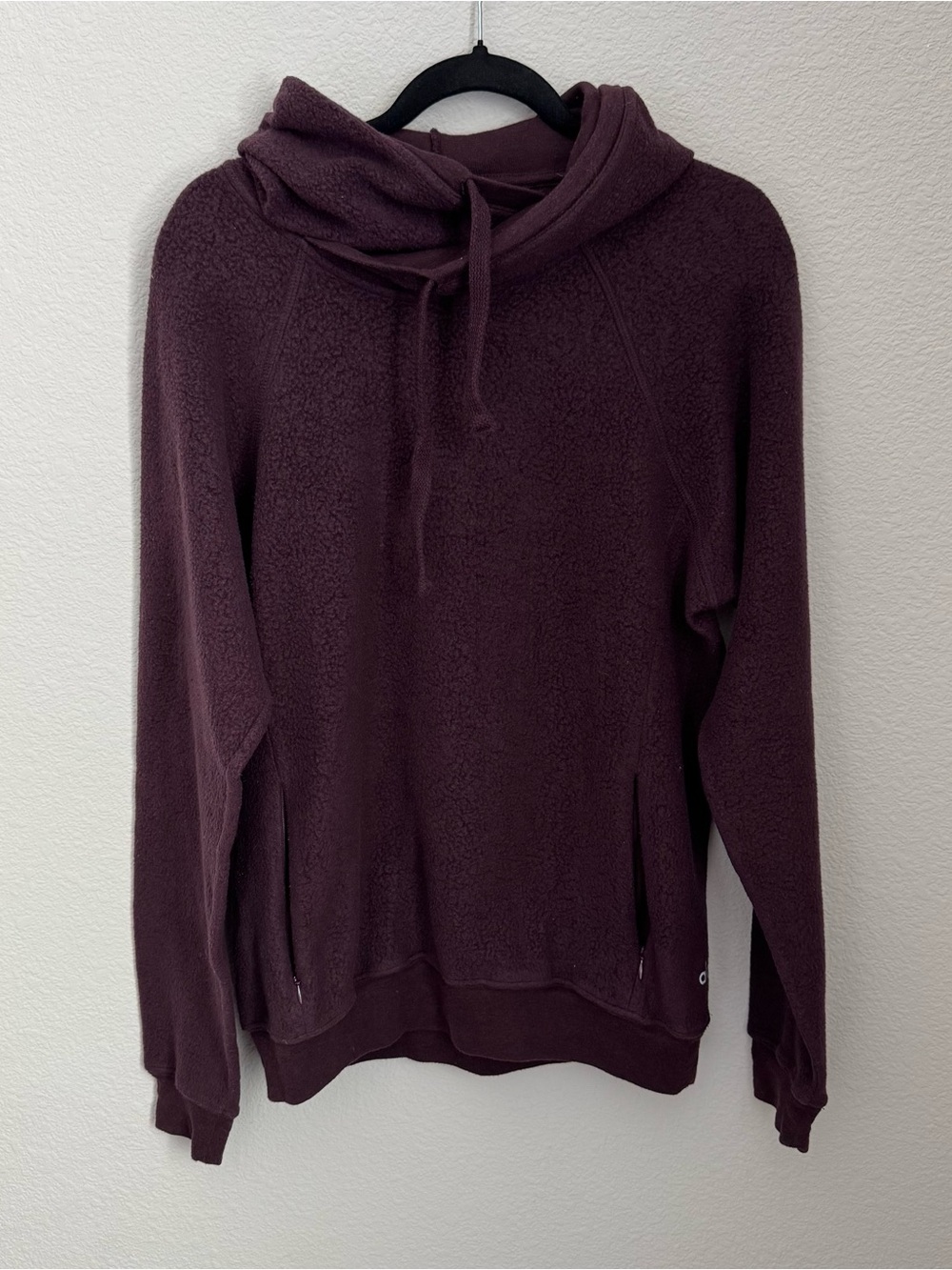 ALO Yoga Men's Maroon Fleece Pullover Hoodie, size medium